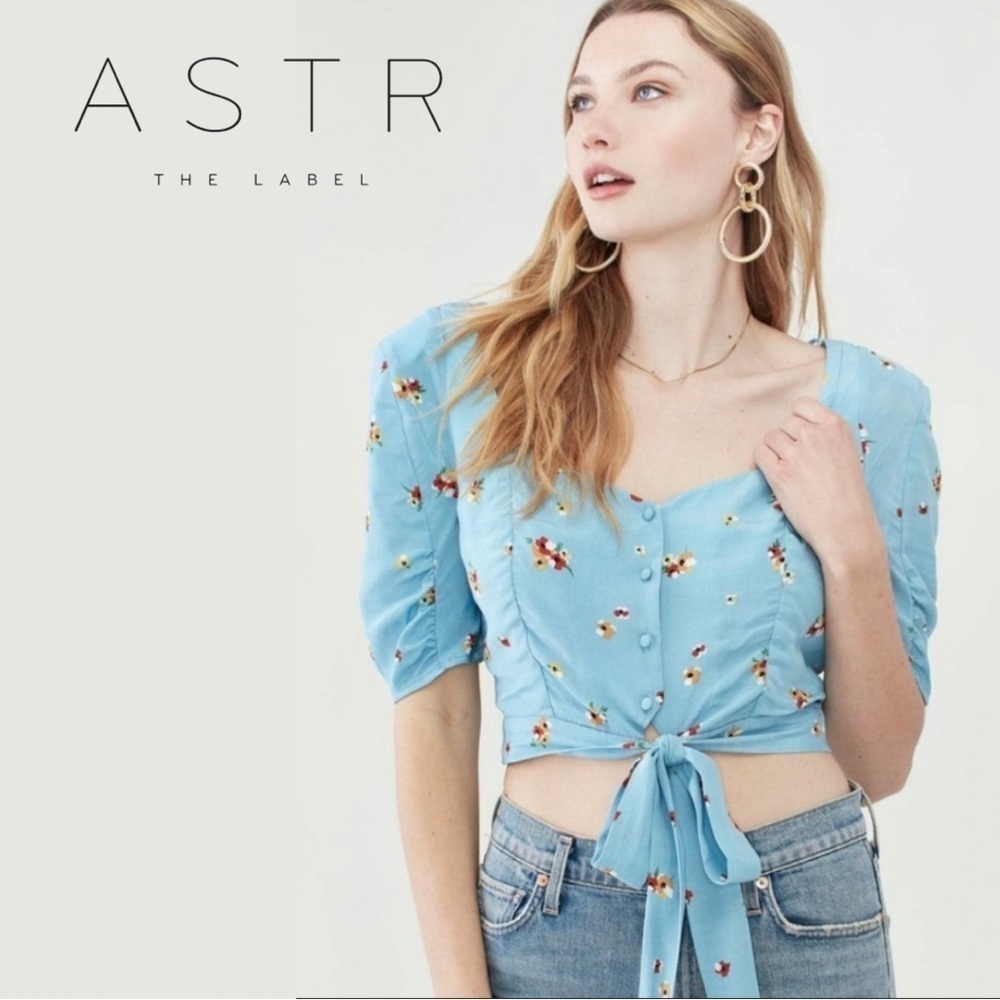 ASTR Faye Cropped Tie Front Floral Blouse